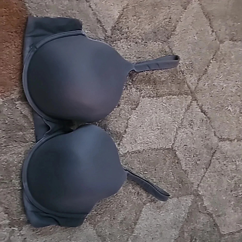VS body lined perfect coverage bra